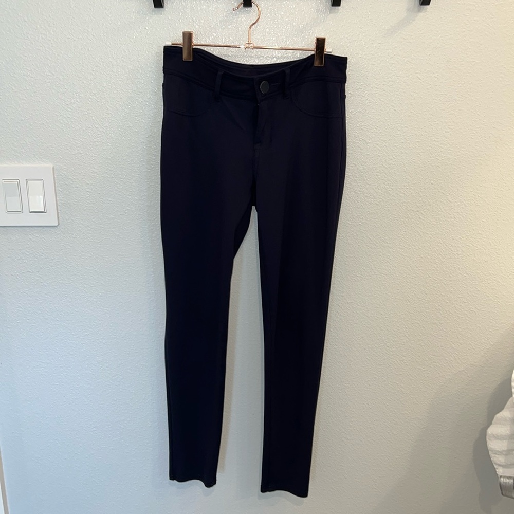 Seven7 navy skinny pants size 4